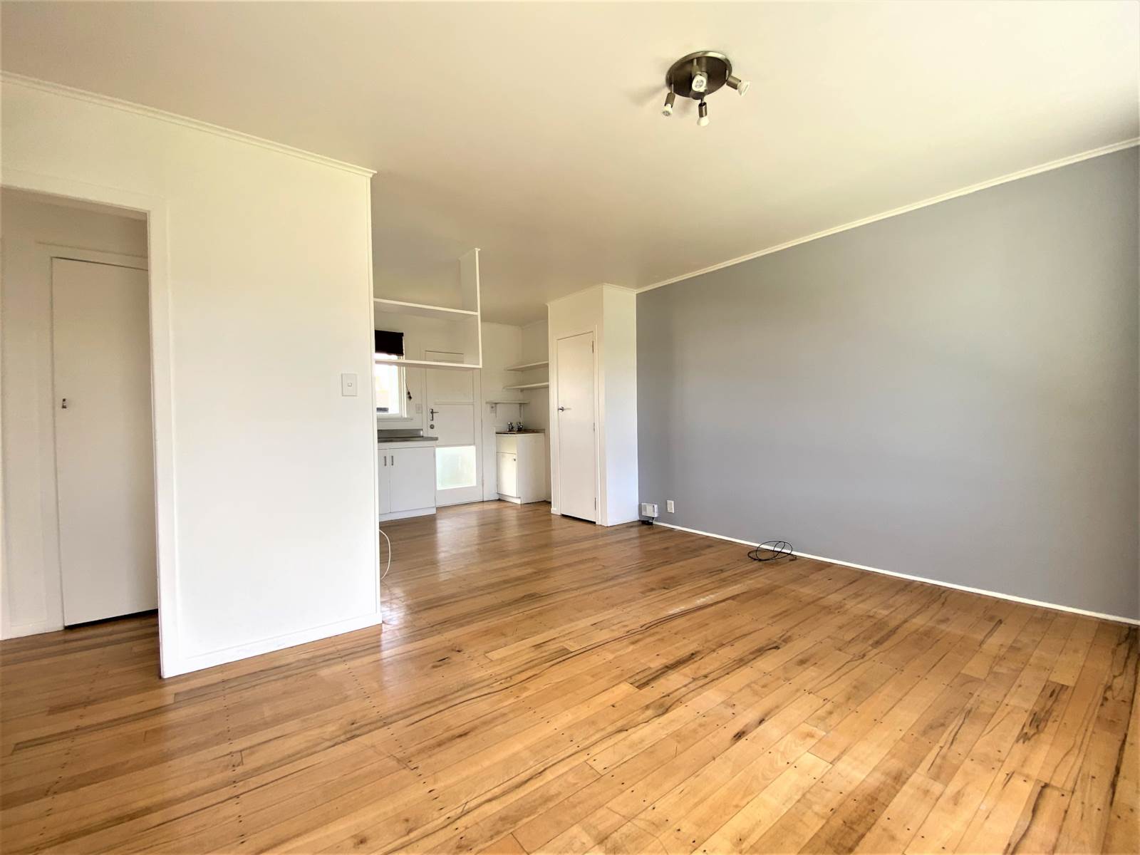 2/39 Shakespeare Road, Milford, Auckland - North Shore, 2房, 1浴