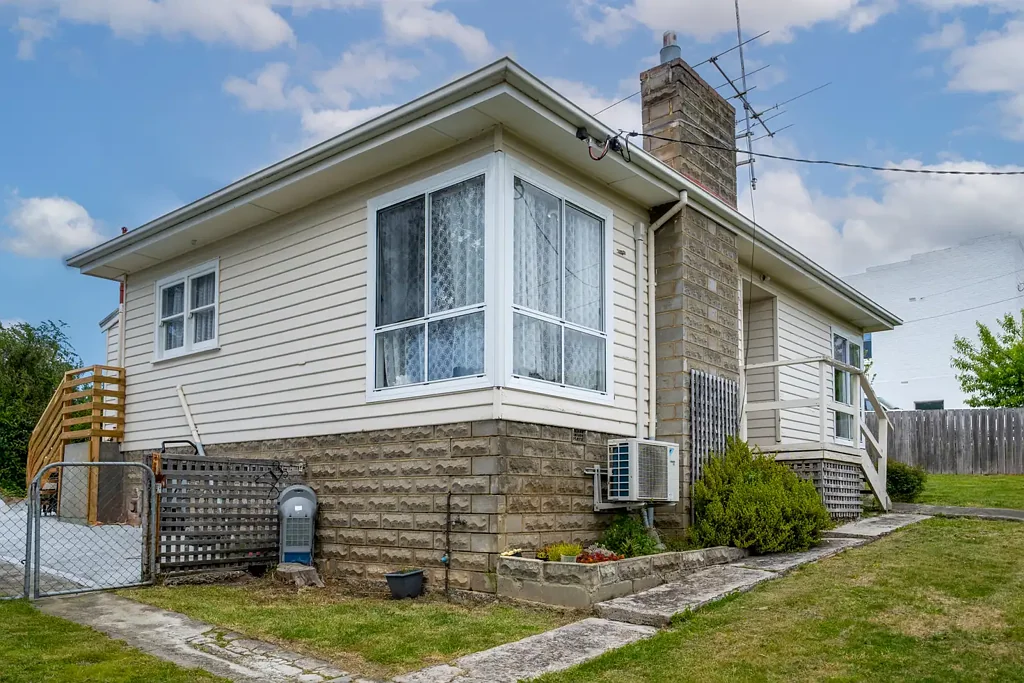 2 bedroom home in West Moonah