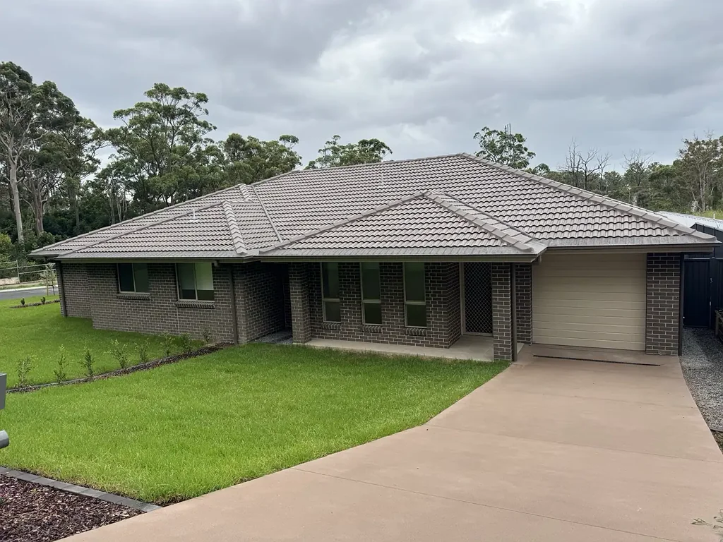 Brand New Stylish 3 Bedroom Duplex Living in Warnervale.