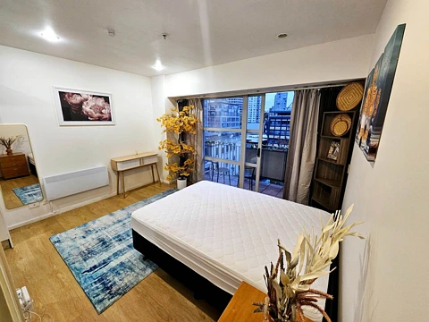 Furnished Studio on Wakefield