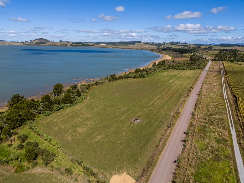Okaihau Waterfront bliss: Idyllic 3.9ha lifestyle property