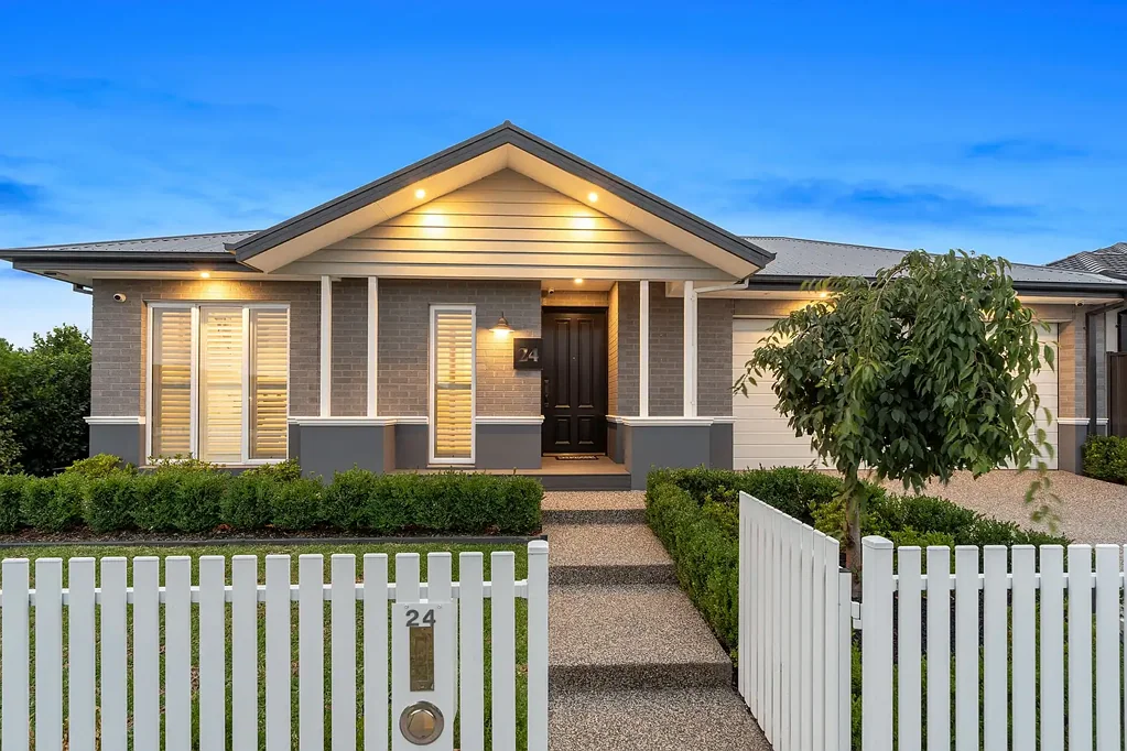 24 Regalla Drive, Greenvale, VIC 3059