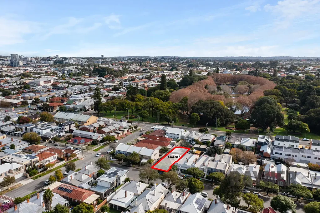 Highgate 3 Bedroom Hyde Park Precinct