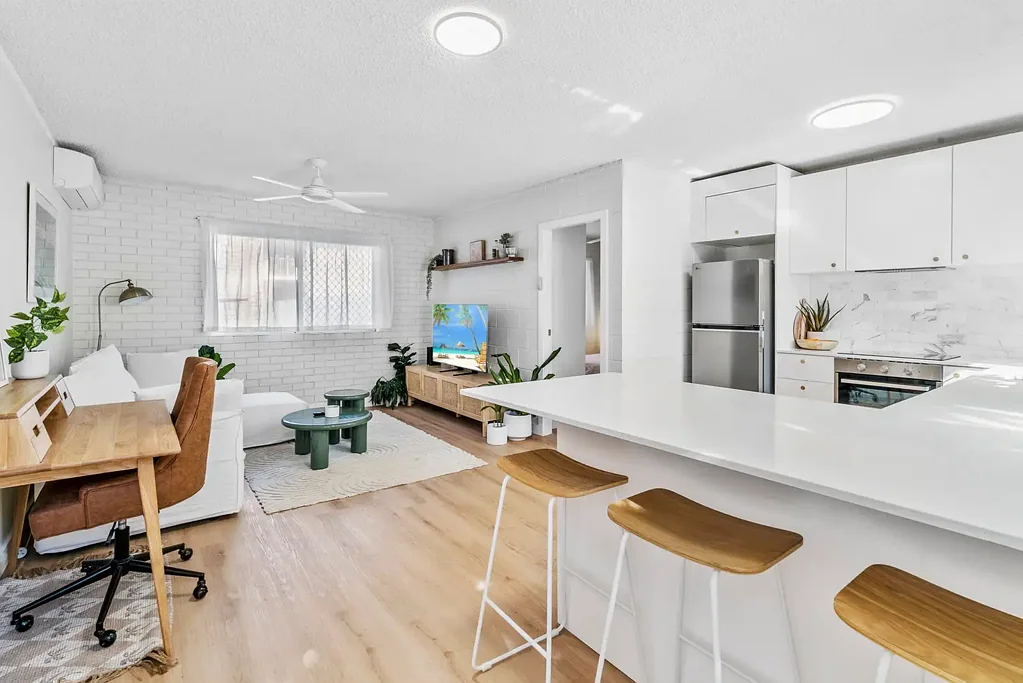 Tweed Heads 1 Bedroom Impeccably renovated unit