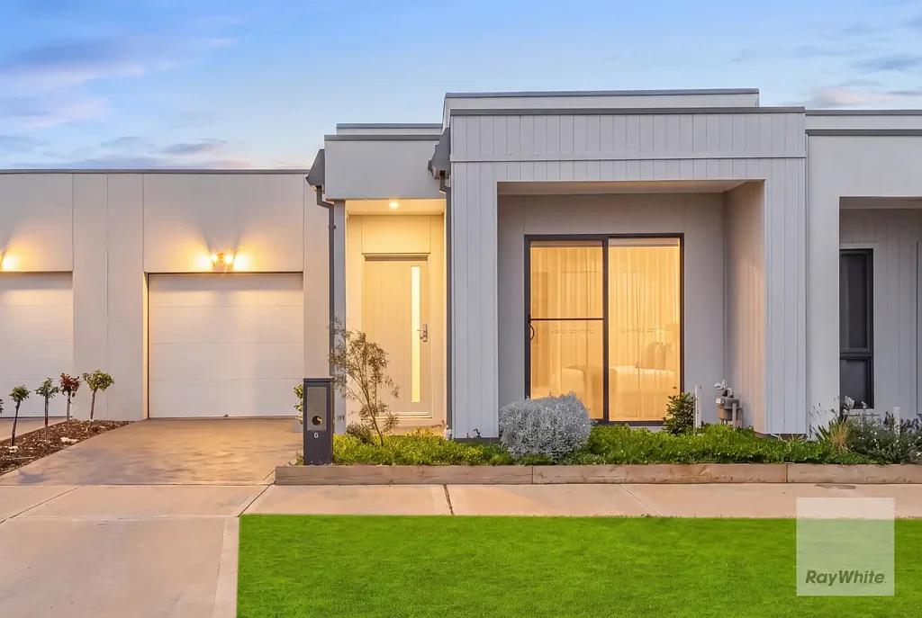 Deanside 2Phòng ngủ Proudly Presented by Ray White West Realty!