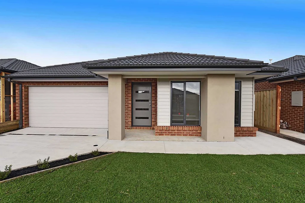 15 Fragrant Crescent, Diggers Rest, VIC 3427