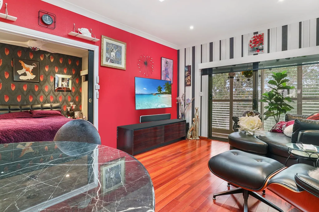 Padstow Heights 2房 壮丽景色 开放式生活区 现代厨房 石材台面 宽敞卧室 内置衣柜 度假村式生活 丰富设施 Retirement Living at its Best