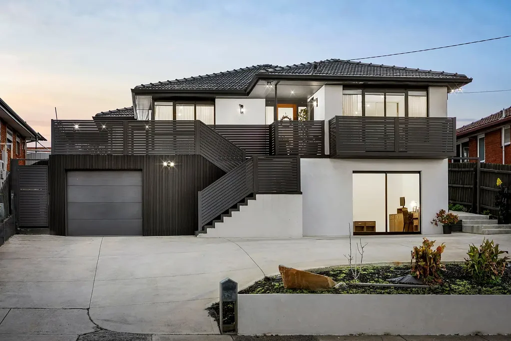 Glenroy 4 Slaapkamer Architectural Appeal with Family Lifestyle at Its Core