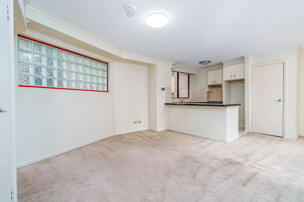 Spacious studio with PARKING