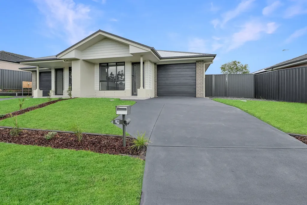 BRAND NEW MODERN DUPLEX IN SORT AFTER LOCATION
