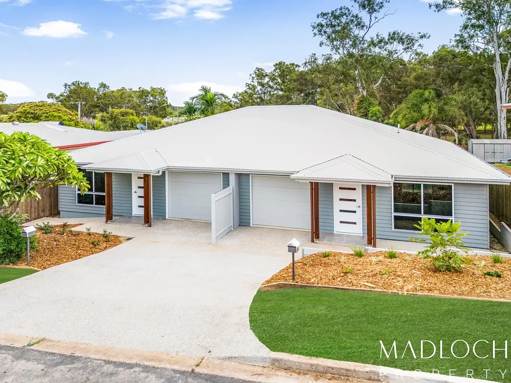 NEAR NEW EXECUTIVE DUPLEX