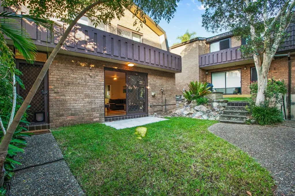 Freshly Painted 3-bedroom townhouse in ultra-convenient location