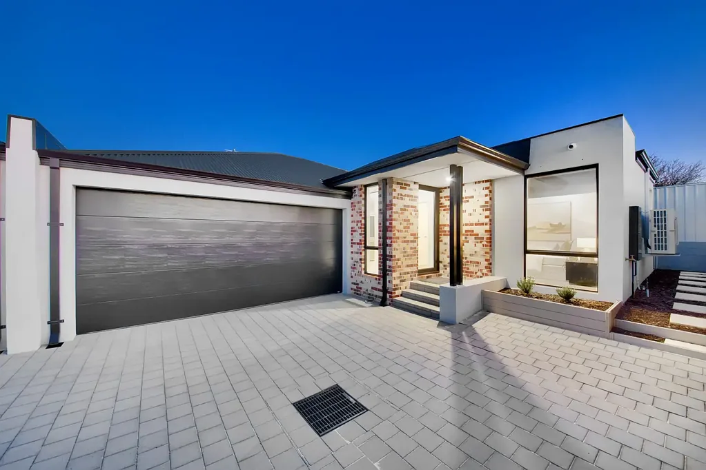 Bedford 3房  QUALITY BRAND NEW HOME!