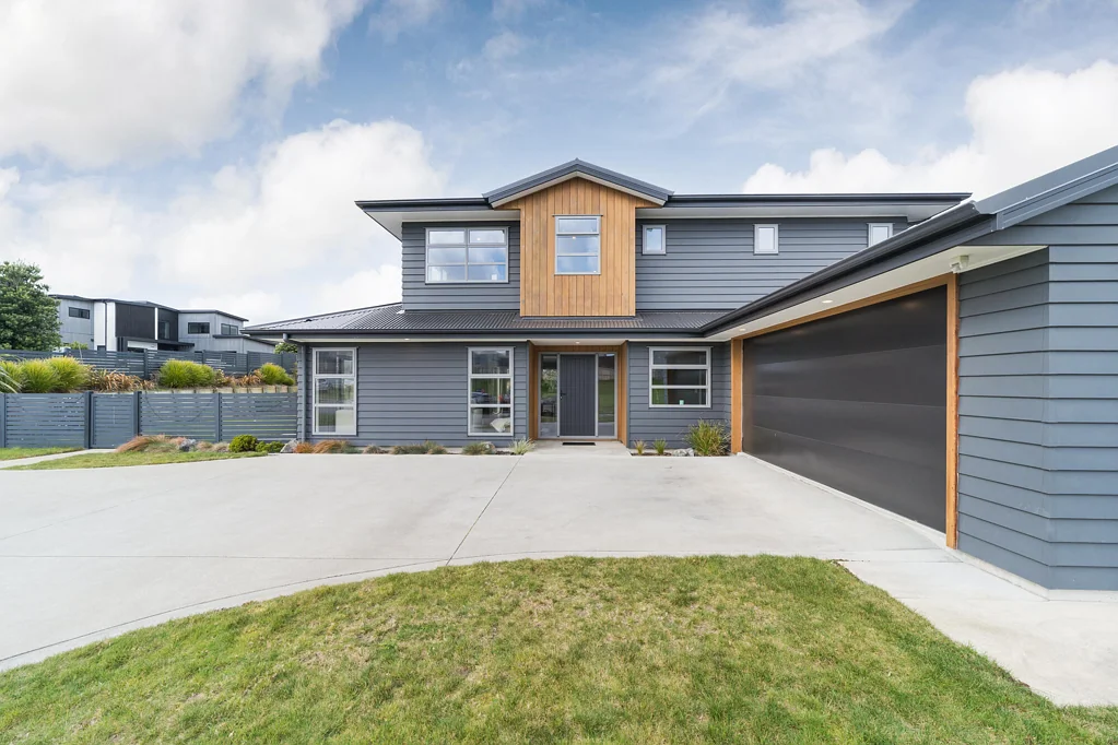 Fitzherbert 5બેડરૂમ Modern, sophisticated and made for living