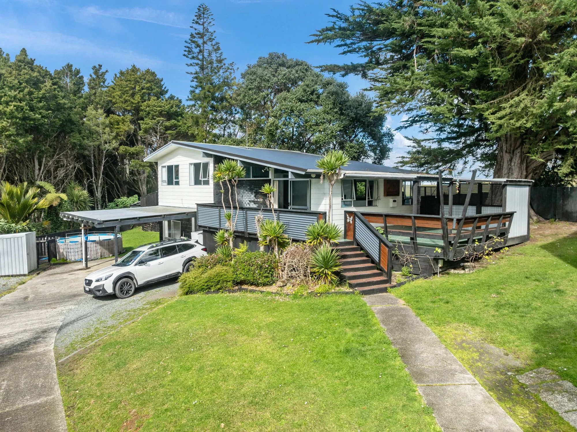 Parahaki 4 Bedroom Private. Spacious. Must Be Sold!