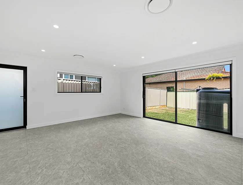 1/10A Strickland Street, Bass Hill, South Western Suburbs, 2房, 1浴, House