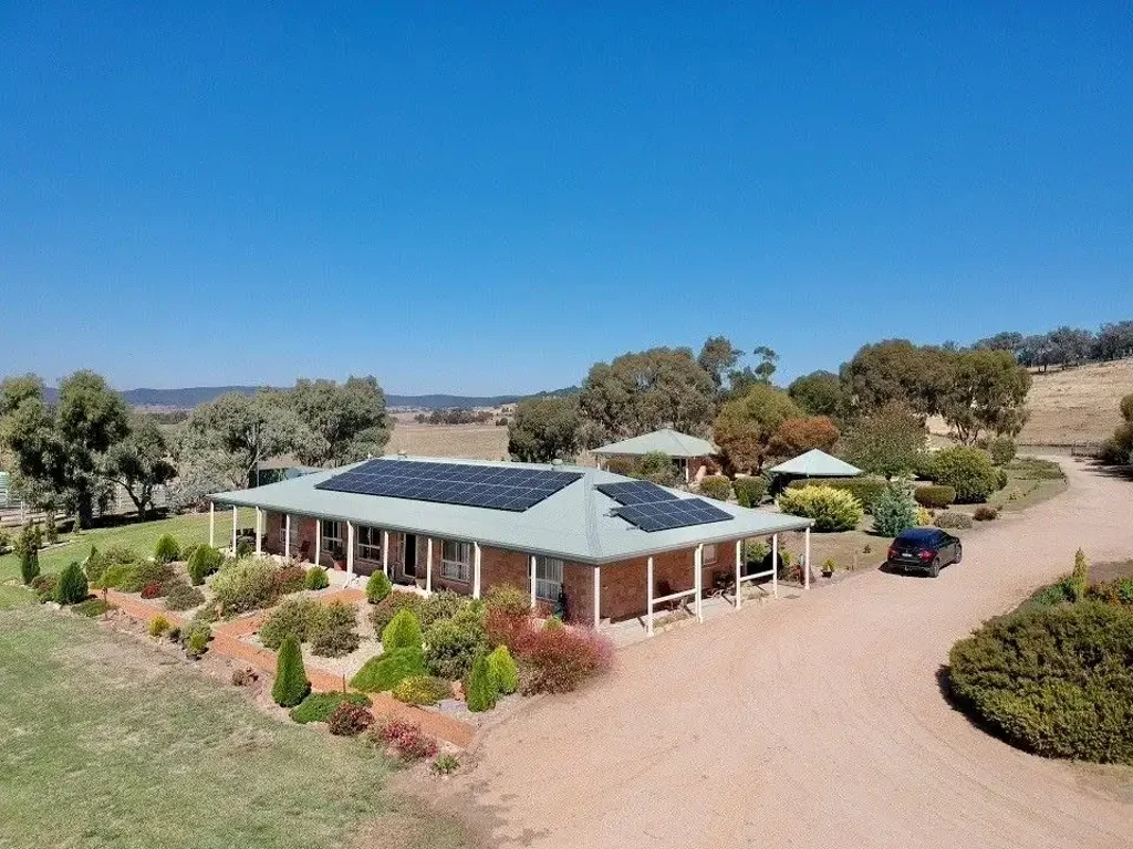 Young Luxury Country Living in Prime Location