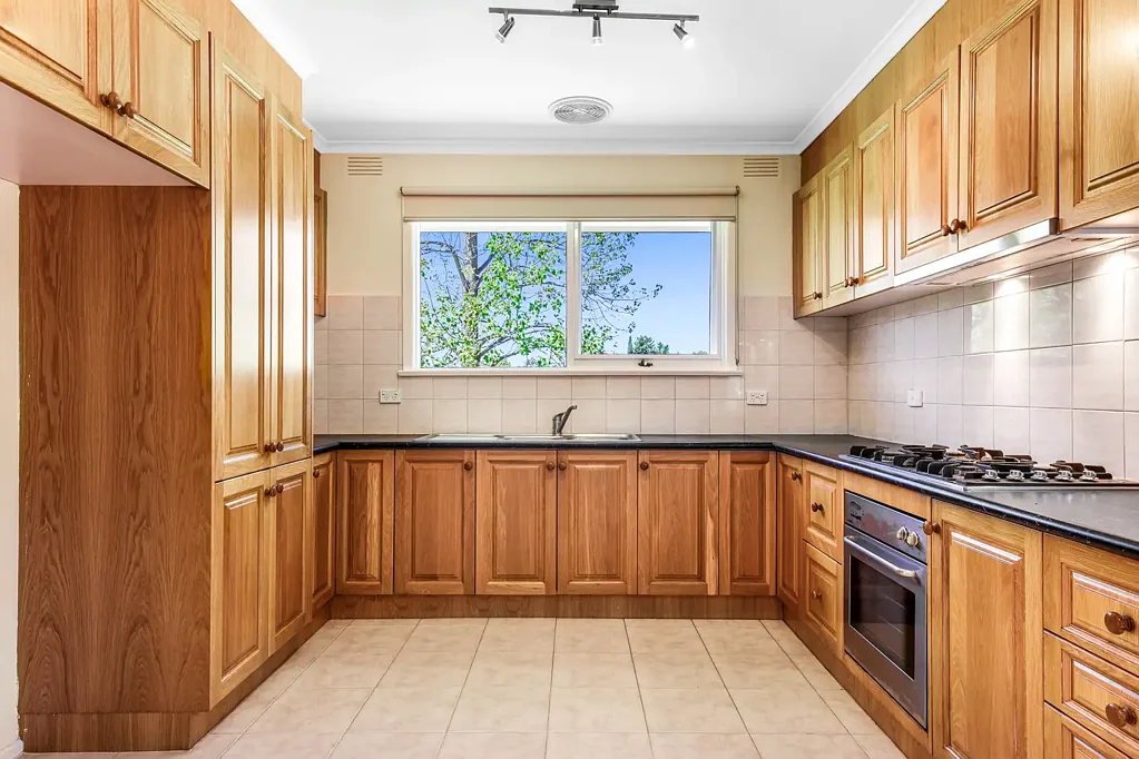 BEAUTIFULLY RENOVATED 3 BEDROOM FAMILY HOME!