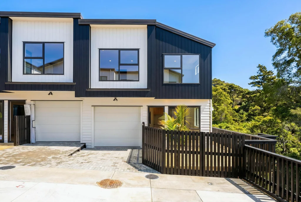 11&13 Tabitha Cres, Henderson, Waitakere City, Auckland