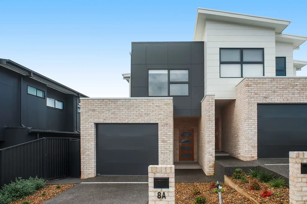 Dunmore 3部屋 Modern Living with Space, Style & Coastal Convenience