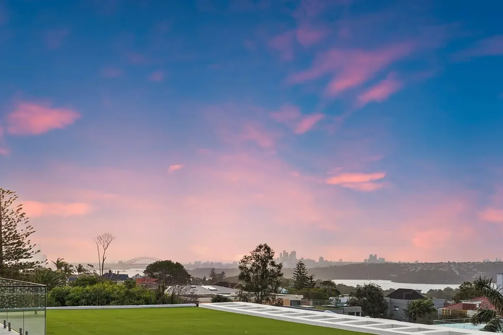 Vaucluse 4房 悉尼海港全景、私人阳台娱乐、高端厨房Miele电器、豪华主套房、内部电梯车库、靠近购物村。 Unique Vaucluse Penthouse/House with Absolutely Breathtaking Harbour and Bridge Views!
