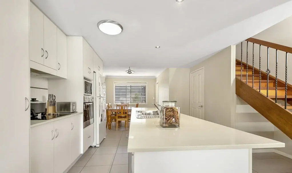 2 Bedroom Unit in Convenient Location