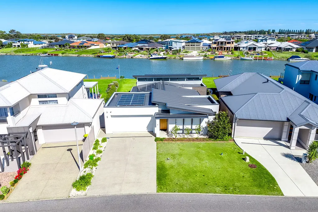 75 Wentworth Parade, Hindmarsh Island, SA 5214