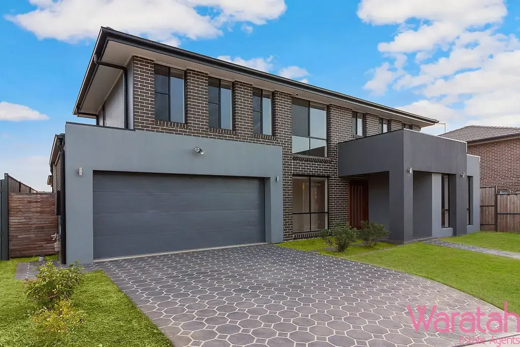 Beautiful Double Storey Home!!