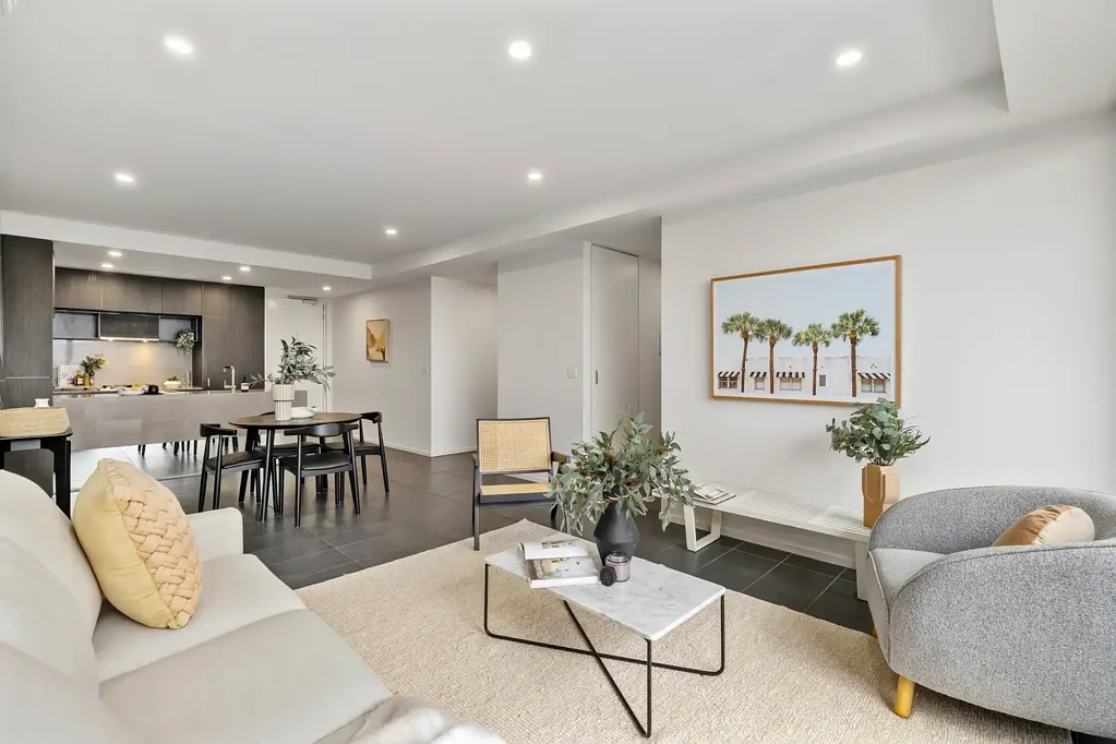 Toorak 2房 宽敞两卧带步入式衣帽间 地下车位近tram Toorak优质地段 现代厨房带岛台 Prestige and Lifestyle in the Heart of Toorak