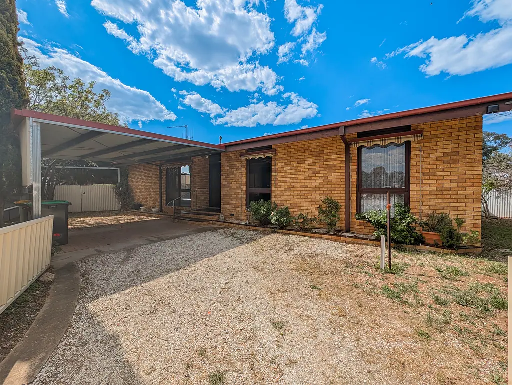 3A Pyramid Crescent, Kerang, VIC 3579