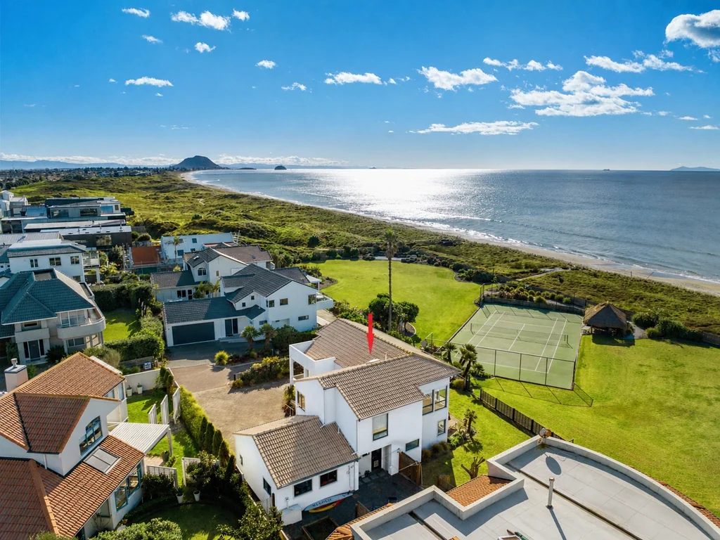 Papamoa 4房  Sweeping views, beachfront living