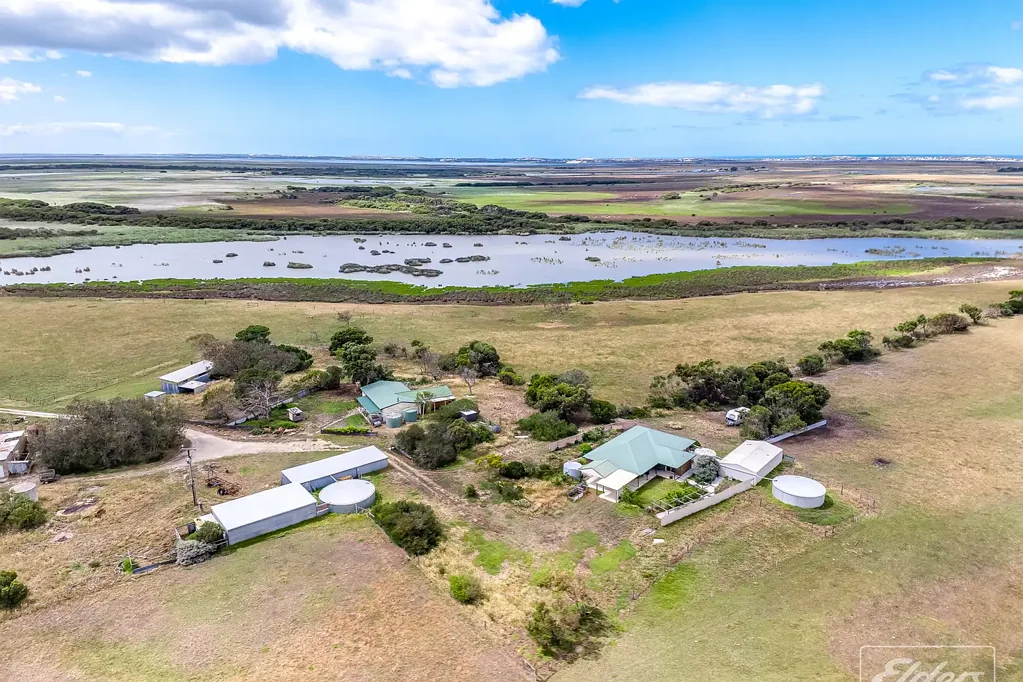 Hindmarsh Island Wetlands, Water Views & 3 Titles