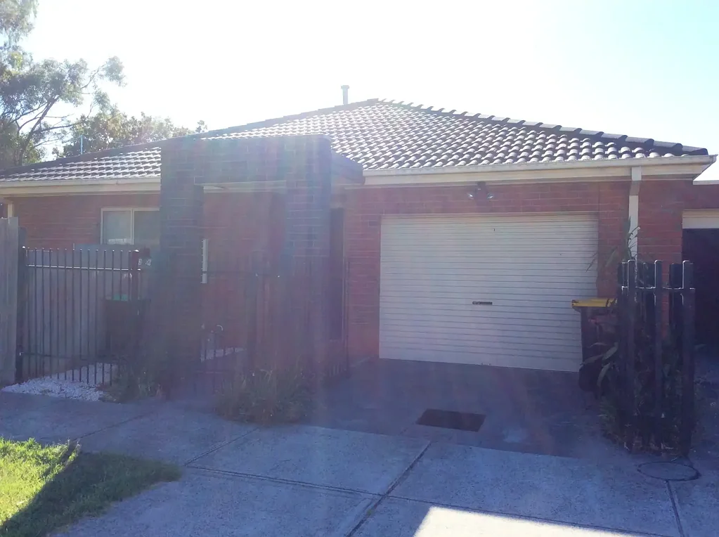 MODERN UNIT, GREAT LOCATION!