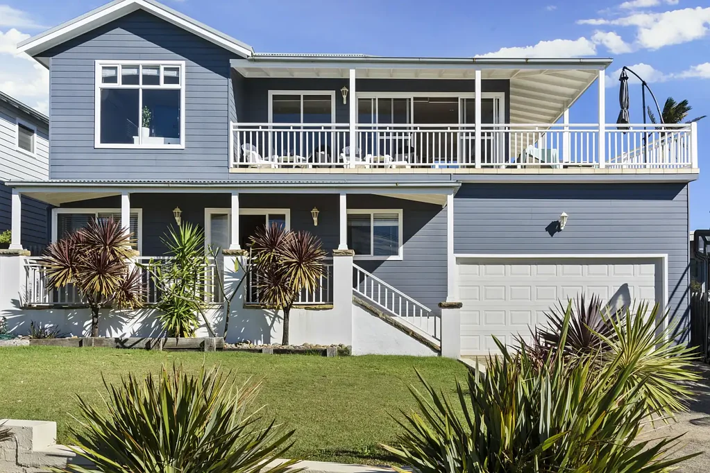 Fully Furnished Coastal Retreat with Ocean Views & Pool – Beachwood House