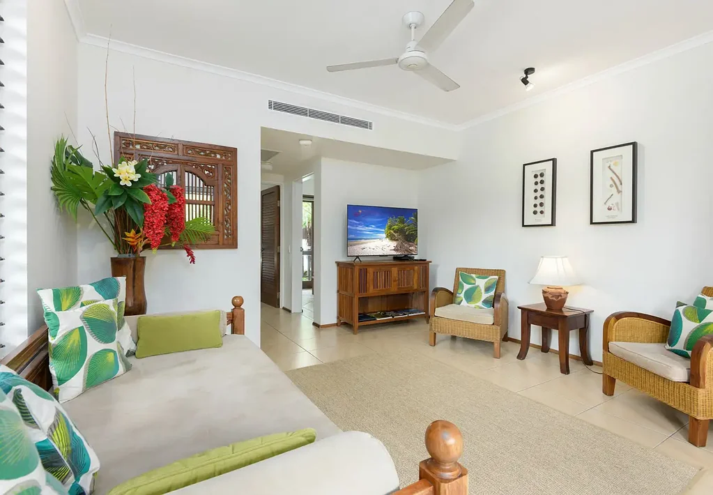 Port Douglas 2 Bedroom NEW PRICE - 2 x BEDROOM - PERFECTLY LOCATED HOLIDAY APARTMENT