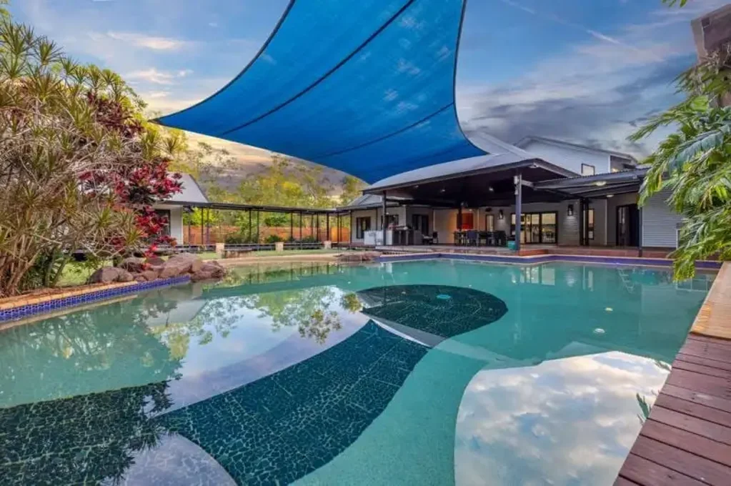 Howard Springs 4침실 Rural Retreat on 5 Acres with Resort-Style Pool & More