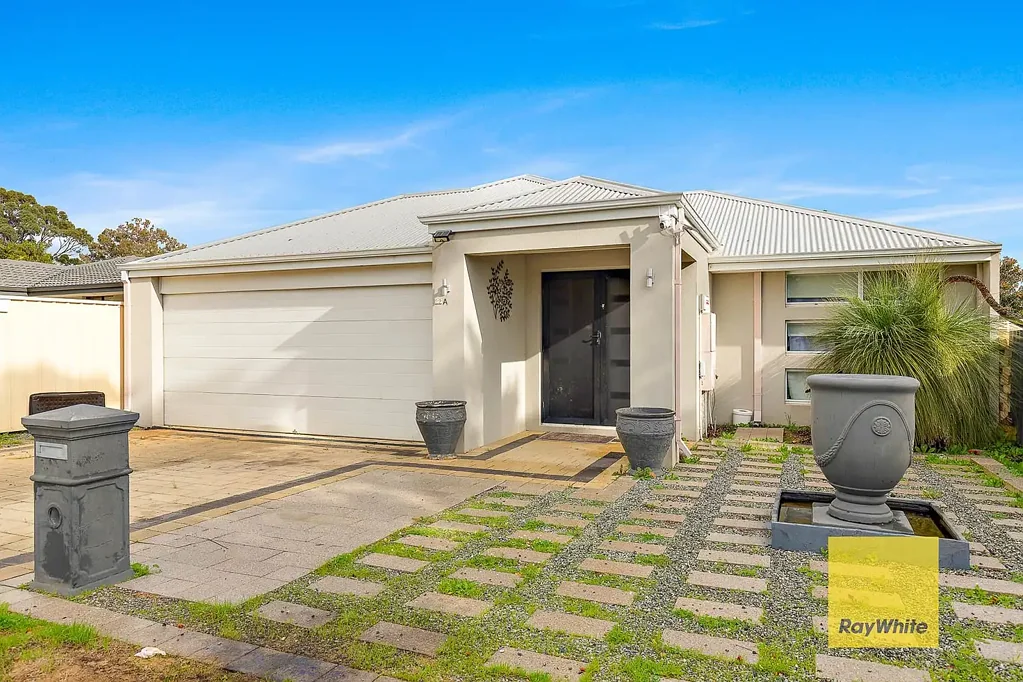 Armadale 4房  Spacious Family Home with Multiple Living Zones