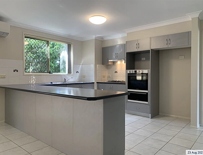 Address Withheld, Mcgraths Hill, NSW 2756, 4 ห้องนอน, 2 ห้องน้ำ, House