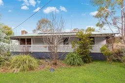 36 The Parade, Broadford