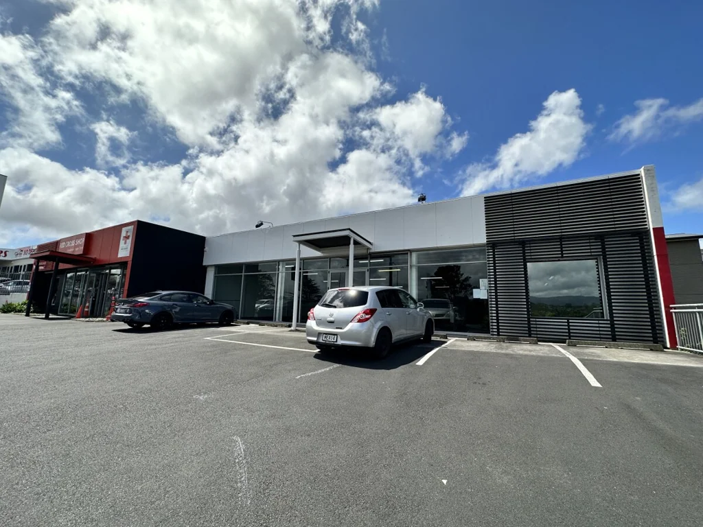 Henderson Car Showroom Space – Great North Road