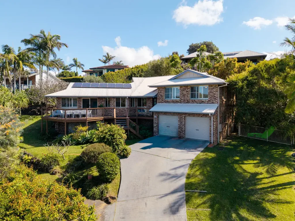 Suffolk Park 4 Bedroom Spacious Elevated Family Home
