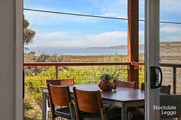 1/1A Stradbroke Crescent, Surf Beach