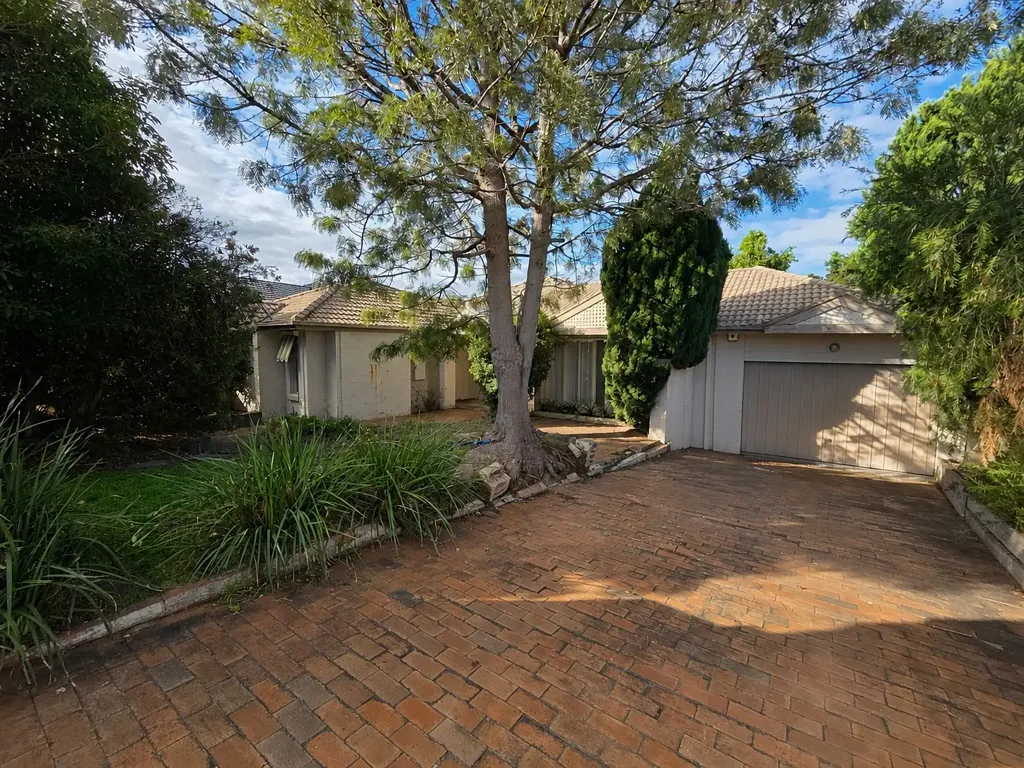 Minutes from the beach and Westfield Southland