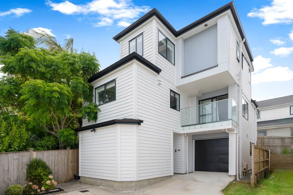 24B Bruce Road, Glenfield, North Shore City, Auckland