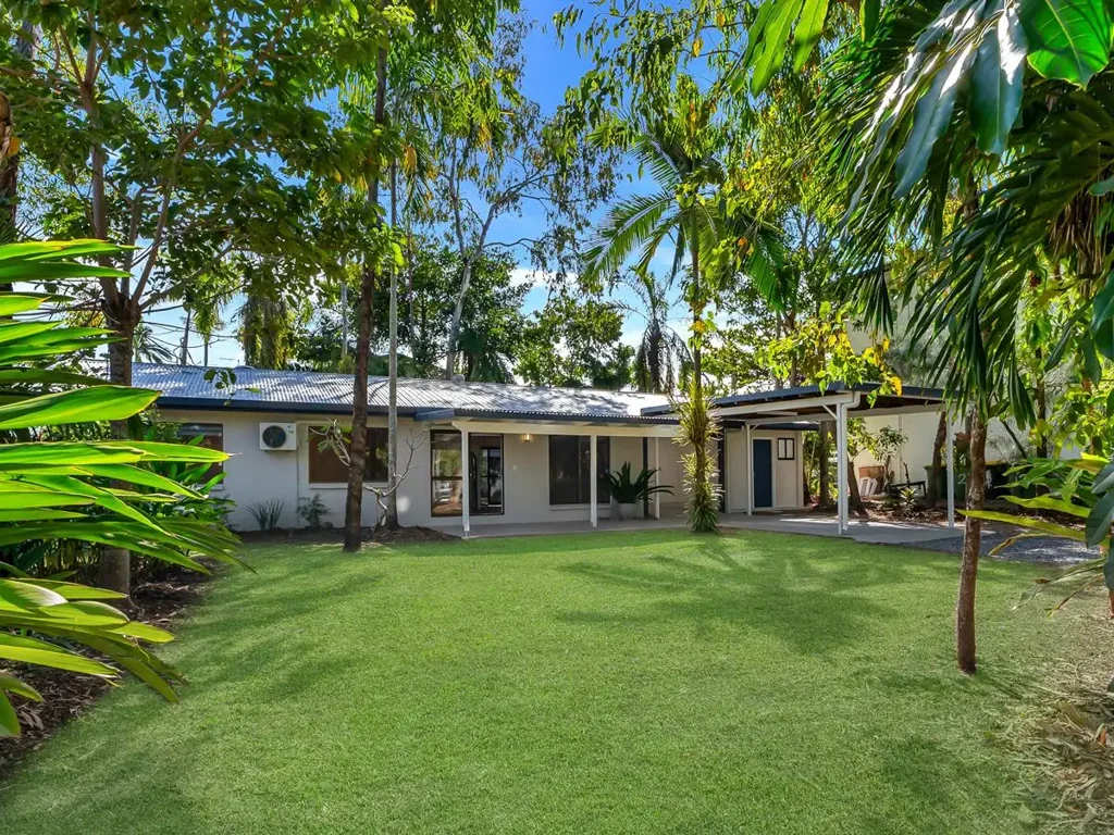 7 Bouganvillea Street, Holloways Beach, QLD 4878