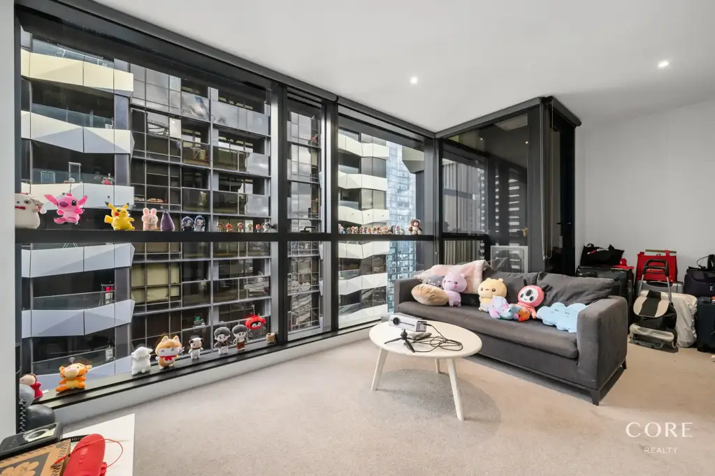 Melbourne 2房 城市生活绿洲 两卧一浴 modern设计 自然光充足 阳台娱乐空间 顶级电器厨房 奢华浴室石砖 舒适宁静家居 LED射灯氛围 dynamite共区 电影院休息室 城市全景屋顶 Unparalleled City Convenience in the Heart of Melbourne