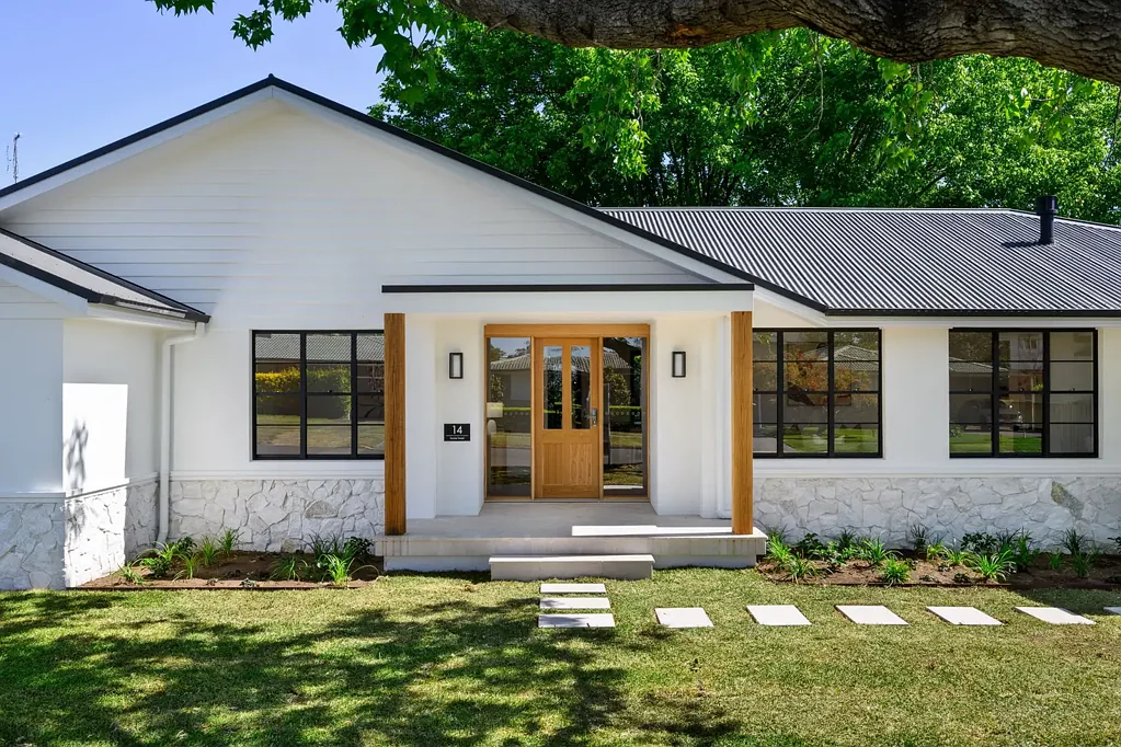 Emu Plains 4침실 MODERN LUXURY MEETS EVERYDAY COMFORT - WITHIN THIS SOUGHT AFTER POCKET!