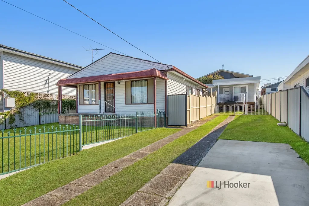 Gwandalan 4Zimmer House + Granny Flat (Returning $980pw)