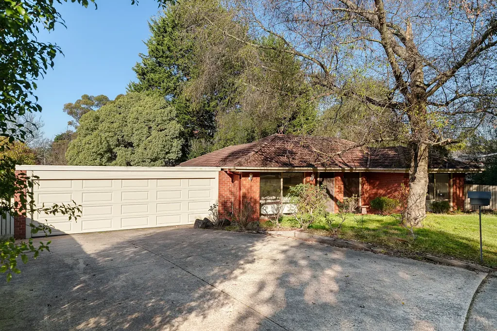 16 Tatiara Avenue, Croydon North, VIC 3136