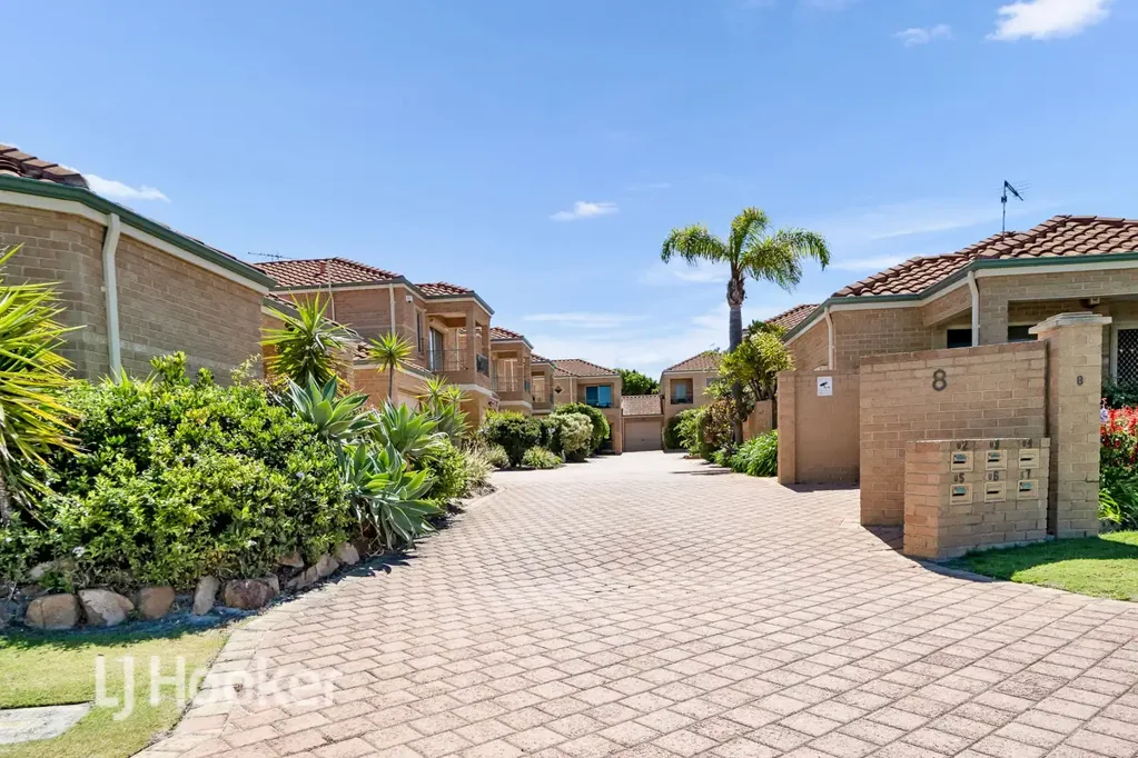 7/8 Centennial Gardens, Hillarys, WA 6025